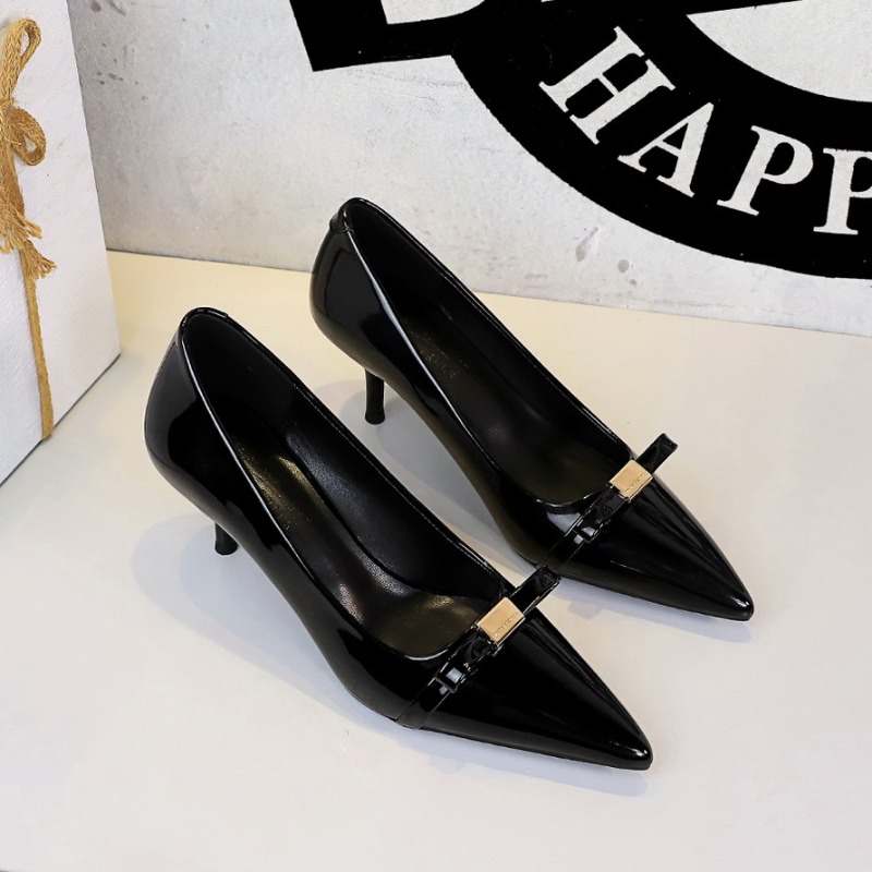 Scarpe da donna con tacco a sp - Court Heel Pointed recensione e prezzo