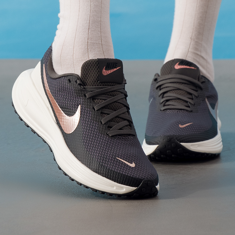 Scarpe da donna Nike originali - Women Shoes Running Nike recensione e prezzo